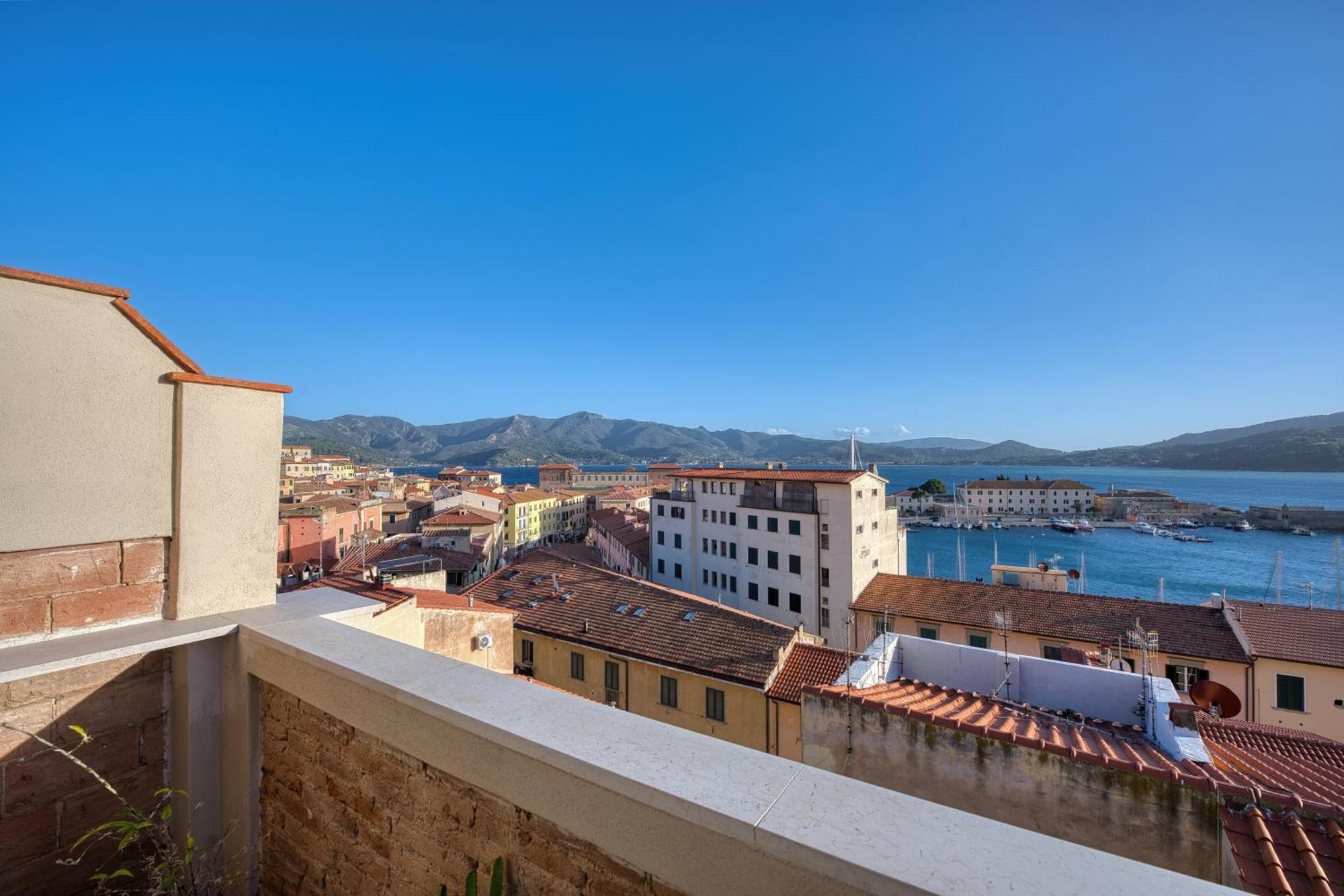 Blu In - Goelba *